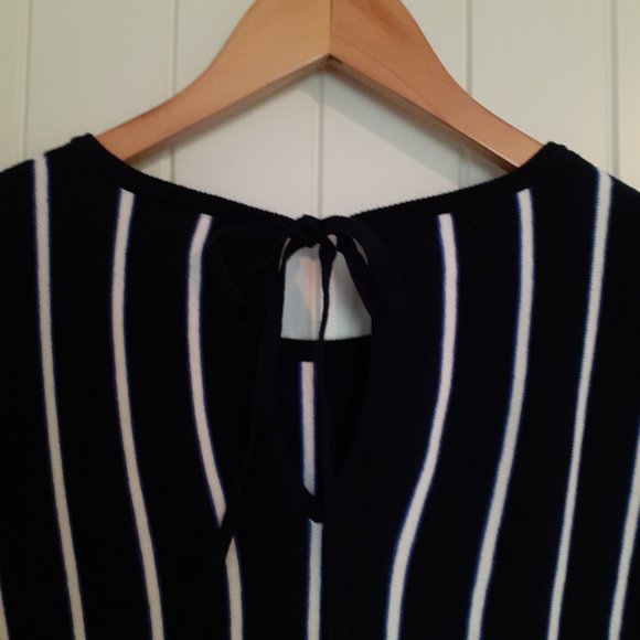 Banana Republic Striped Short Sleeve Sweater Keyhole Back Navy Blue Size M - Picture 5 of 9